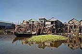 Tonle Sap - Kampong Phluk floating village - stilted houses